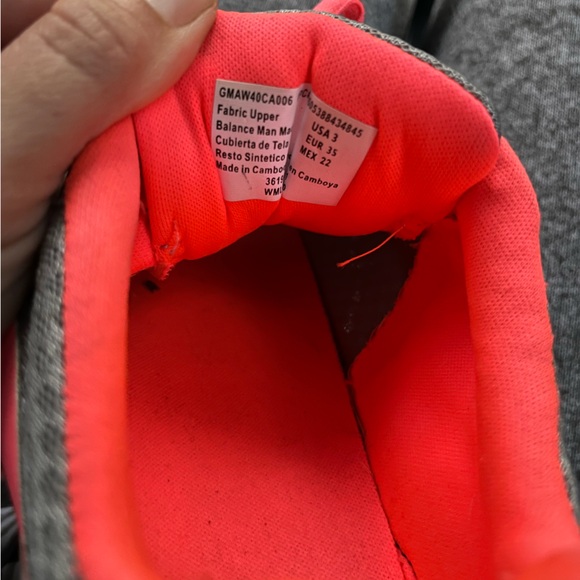 Girls Size 3 Tennis Gym Shoes Gray & Hot Pink/Orange Lightweight Sneakers - Picture 6 of 10